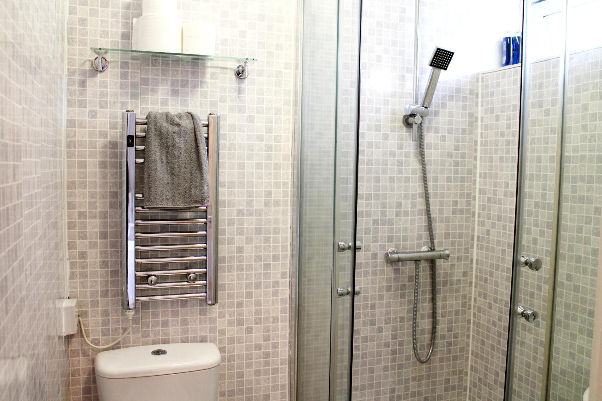 לונדון Large Garden Apartment On Golders Green High Road מראה חיצוני תמונה
